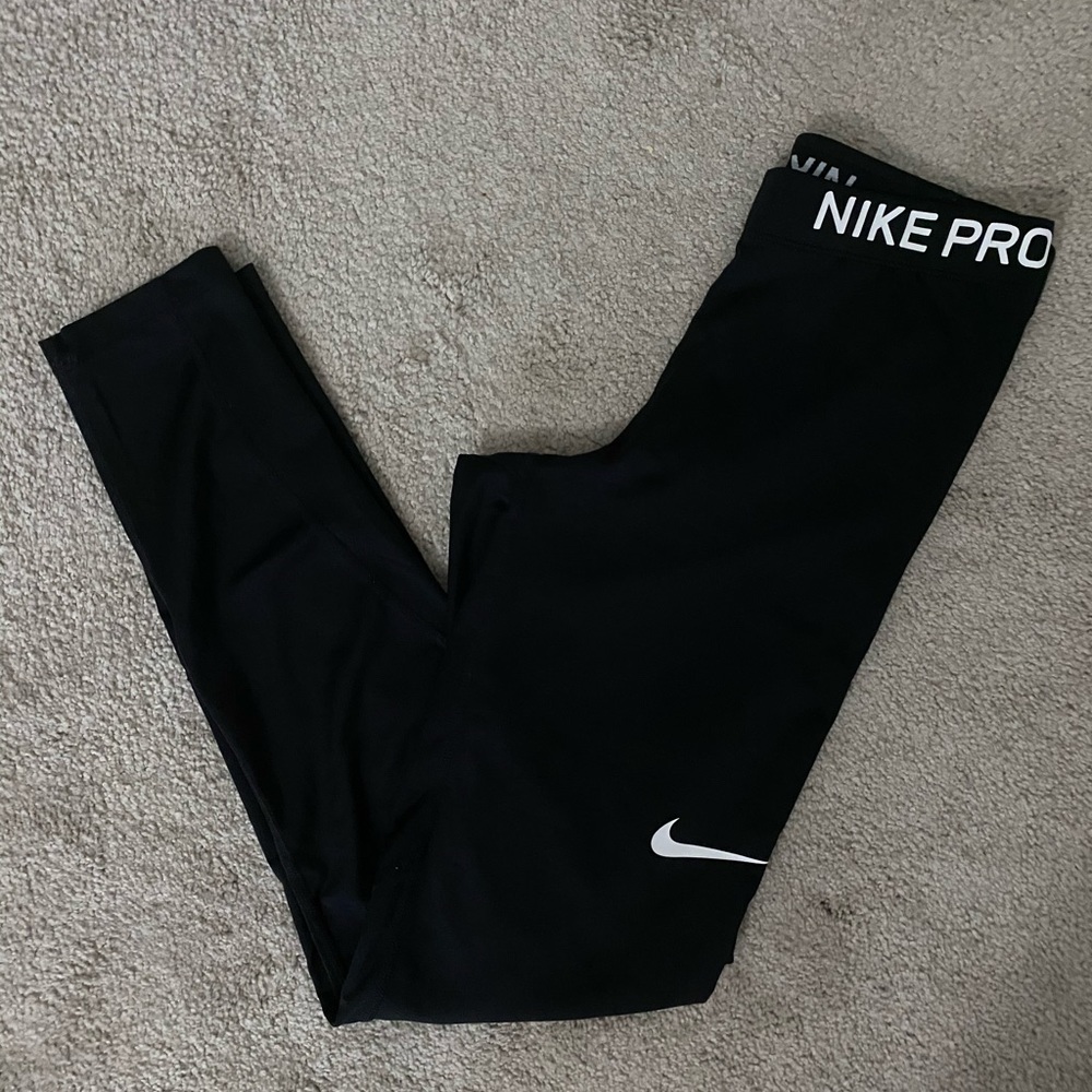 nike leggings.